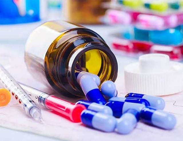 Pharmaceutical capsules and tablets packaging machine application